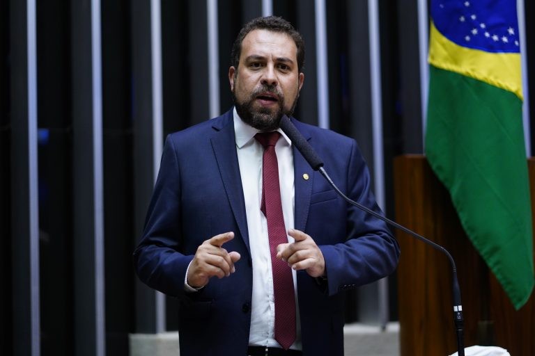 Deputados divergem sobre críticas de Lula à política de juros do Banco Central