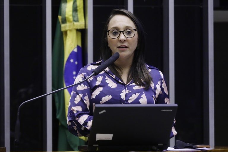 Projeto permite desconto direto de pensão alimentícia do seguro-desemprego