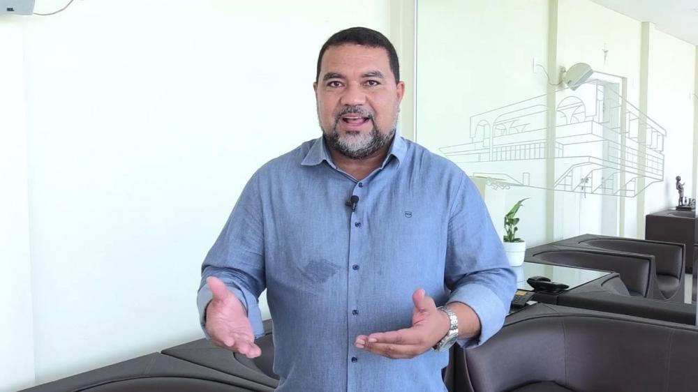 Vereador é condenado à perda do mandato por contratar sobrinha de sua ex-mulher;em três anos, ele está no terceiro partido