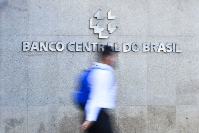 Mercado financeiro prevê crescimento da economia em 0,84% neste ano