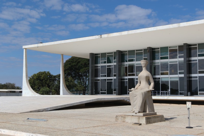 STF arquiva inquérito contra Renan Calheiros e Jader Barbalho