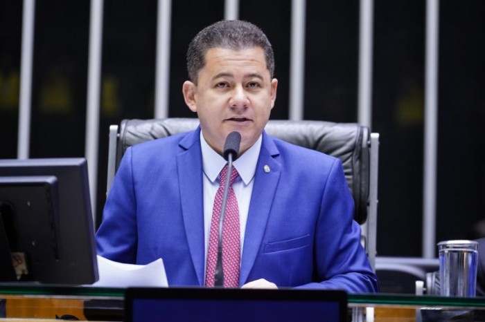 Viação e Transportes elege Cezinha de Madureira como presidente