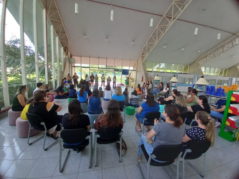 Secretaria de Educação realiza formação do programa “Lugares de Ler” com professores da rede municipal