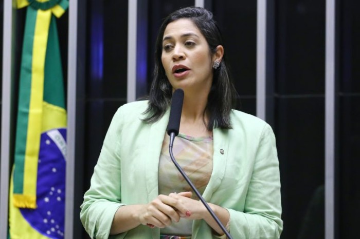 Projeto aumenta pena para importação de resíduos sólidos perigosos e rejeitos