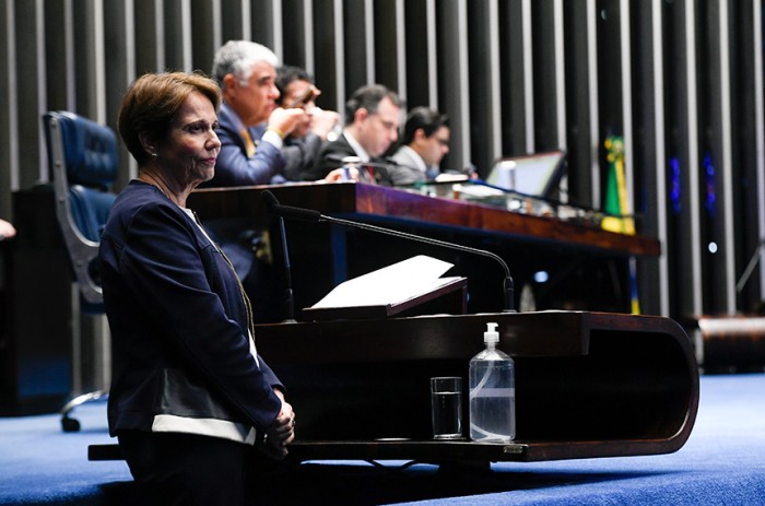 Aprovada ampliação de direito da mulher a acompanhante nos serviços de saúde