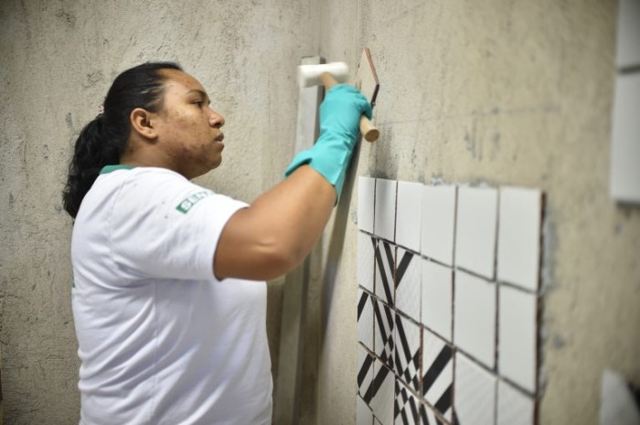 Nova frente parlamentar defende inclusão das mulheres na construção civil