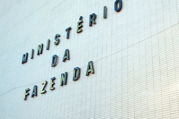 Novo marco fiscal limita alta do gasto a 70% da variação da receita