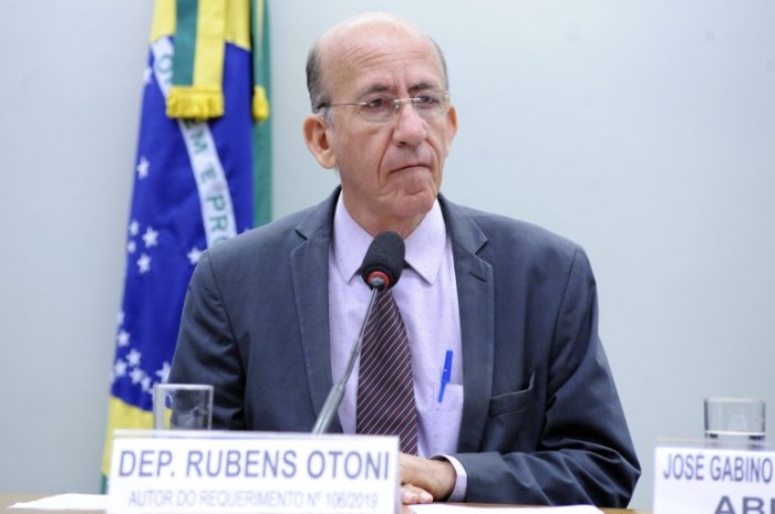 Projeto limita o número de alunos em sala de aula nas redes pública e privada