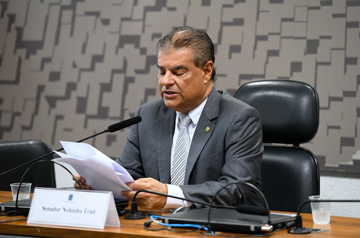 Três grupos parlamentares abriram os trabalhos nesta terça-feira