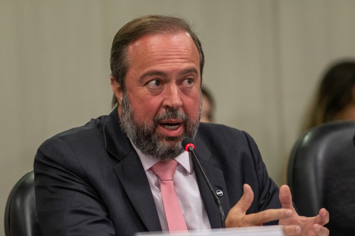 Governo vai propor nova política de preços para a Petrobras