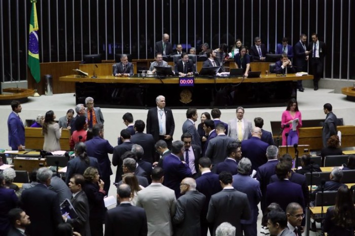 Câmara pode votar projeto que retira prazo de laudo para Transtorno do Espectro Autista