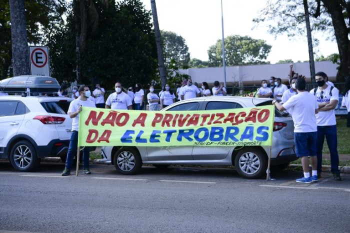 Comissão de Trabalho debate demissões na Eletrobras e seus impactos