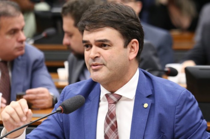 Projeto prevê crime de extorsão contra empresas, com pena de até dez anos