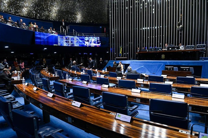 Aprovada divulgação obrigatória de lista de espera por vaga em escolas e creches