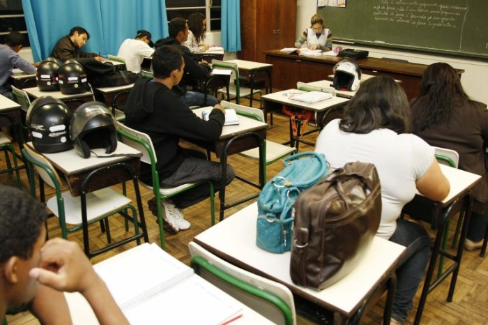 Oferta de educação para jovens e adultos é tema de audiência na próxima semana