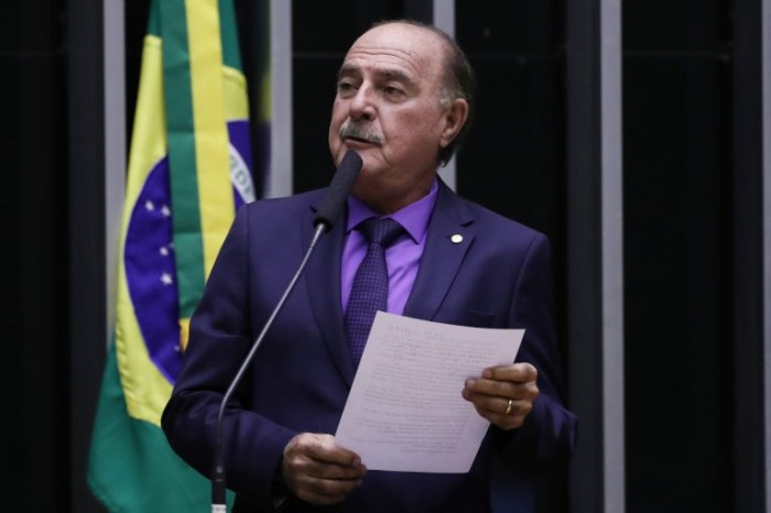Comissão aprova emendas do Senado a projeto que cria título de 