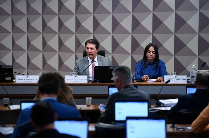 Presidente da CPMI diz que não pretende prender depoentes por falso testemunho