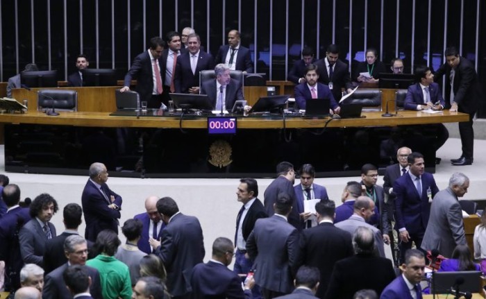 Câmara prossegue nesta terça-feira o esforço concentrado de votações