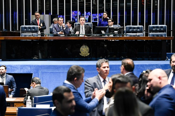 Senado aprova revisão e avaliação de incentivos fiscais