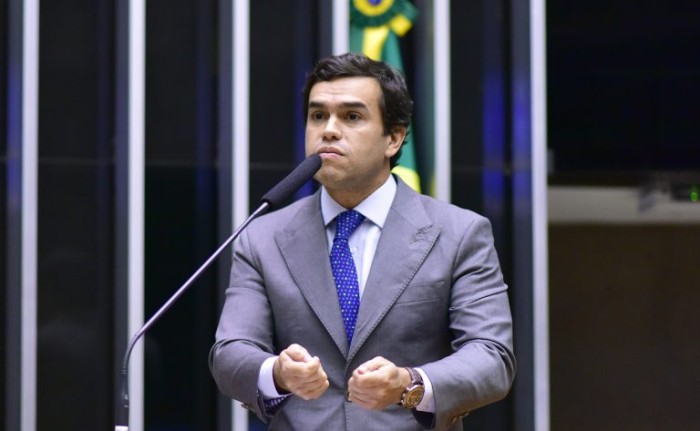 Projeto que muda o voto de desempate no Carf divide opiniões em Plenário; acompanhe