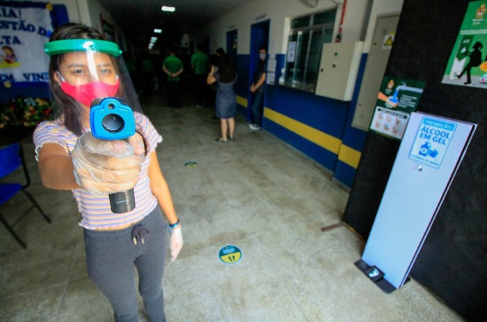 CE avalia normas para funcionamento de escolas em emergências de saúde