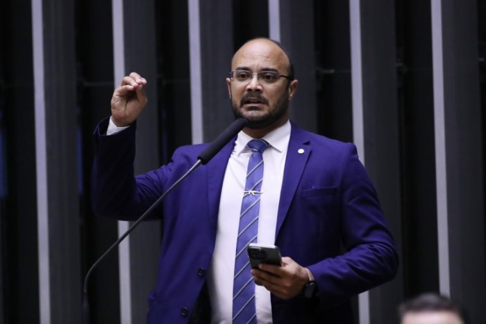 Projeto torna obrigatória a instalação de dispositivo para abrir porta-malas por dentro