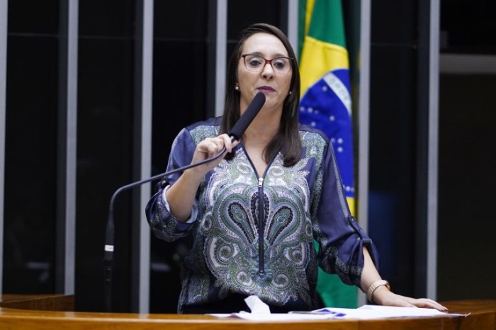 Câmara aprova projeto que tipifica o crime de zoofilia na Lei de Crimes Ambientais