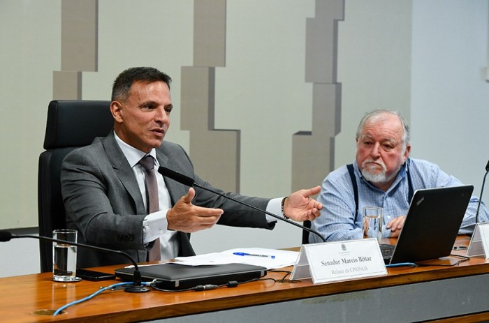 Na CPI das ONGs, professor nega que desmatamento da Amazônia afete o clima global