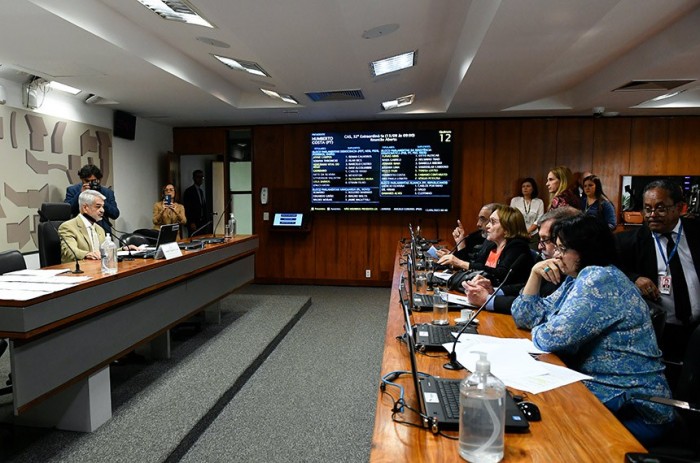 CAS concede prioridade a idosos nos tratamentos contra o câncer