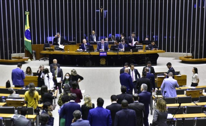 Câmara aprova projeto de compensação aos estados por perdas com ICMS