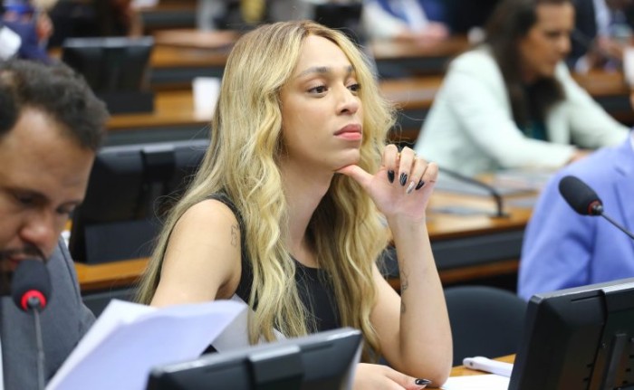 Deputados defendem que decisão sobre união de pessoas do mesmo sexo seja do Congresso; assista