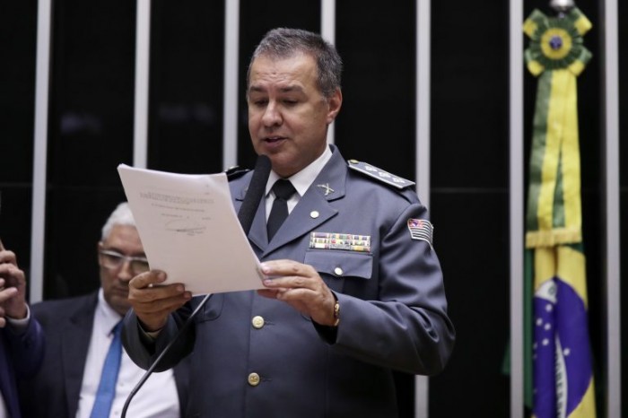 Projeto altera regras do sistema de pensão para PMs e bombeiros
