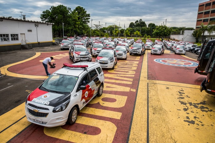 Policia de SP prende quadrilha que usava aparelho para bloquear travamento de carros