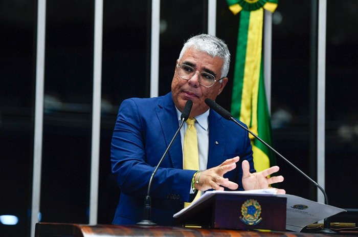 Girão denuncia alinhamento entre o governo Lula e o STF