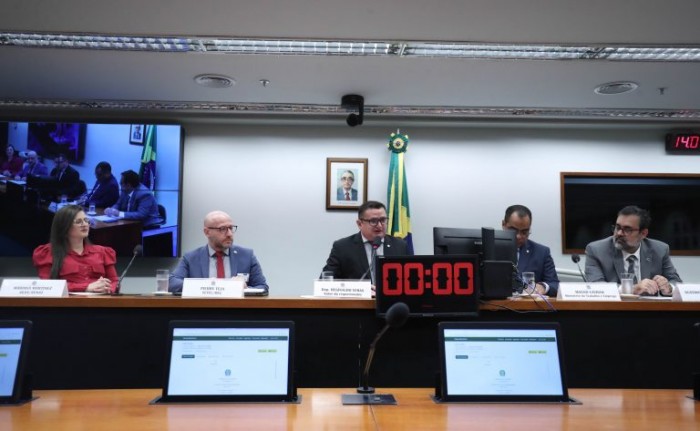 Debatedores defendem integração entre educação profissional e mercado de trabalho