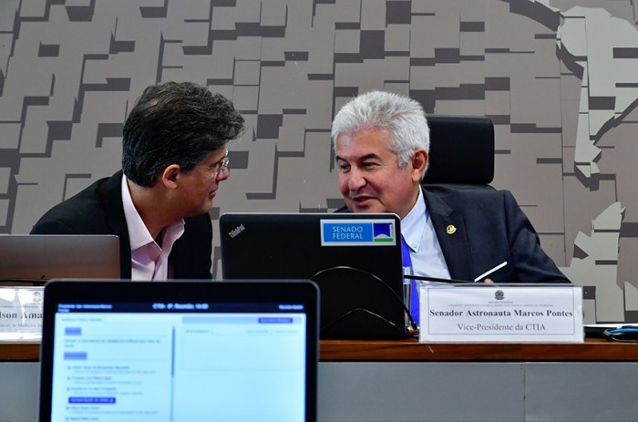 IA: debatedores vêem avanços na saúde e pedem regulamentação menos detalhada