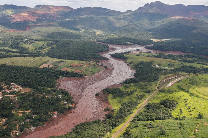 Comissão vota parecer sobre indenização por rompimento de barragens em Mariana e Brumadinho