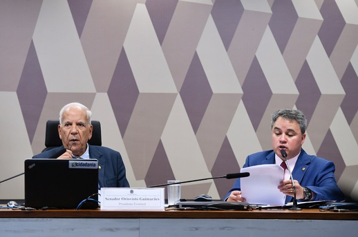 Instalada comissão para examinar mudanças tributárias e administrativas