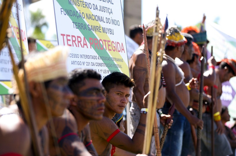 Projeto agrava pena de infrações cometidas em terras indígenas