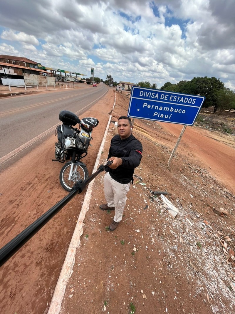 De moto, fotógrafo já percorreu mais de 150 municípios fazendo mapeamento fotográfico do Piauí