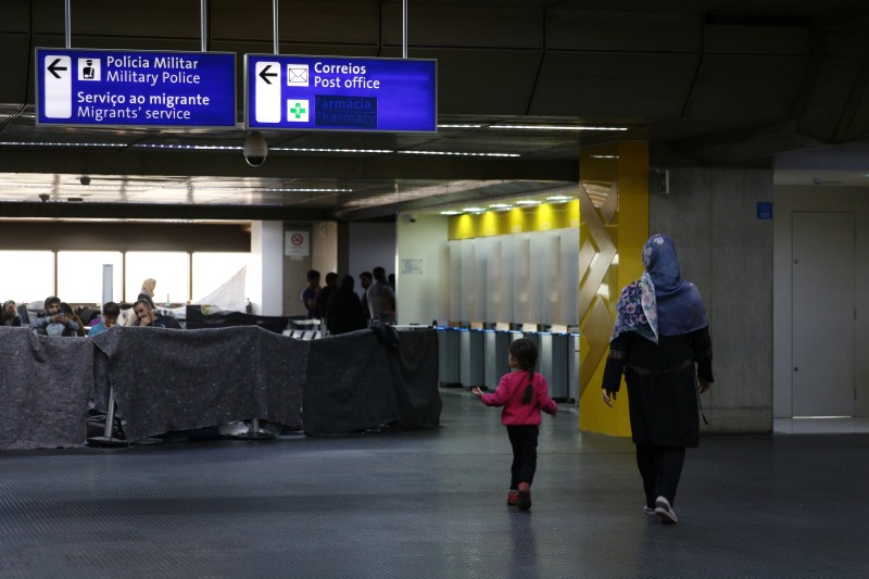 Afegãos em aeroporto de Guarulhos testam positivo para covid-19
