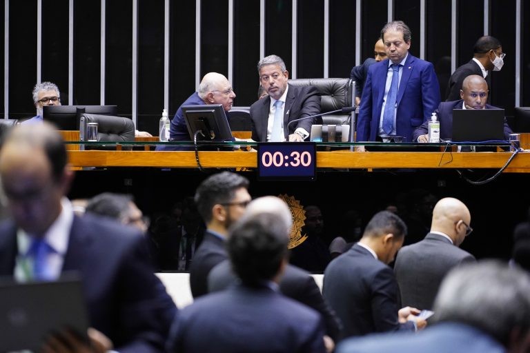 Câmara aprova projeto de combate à violência nas escolas