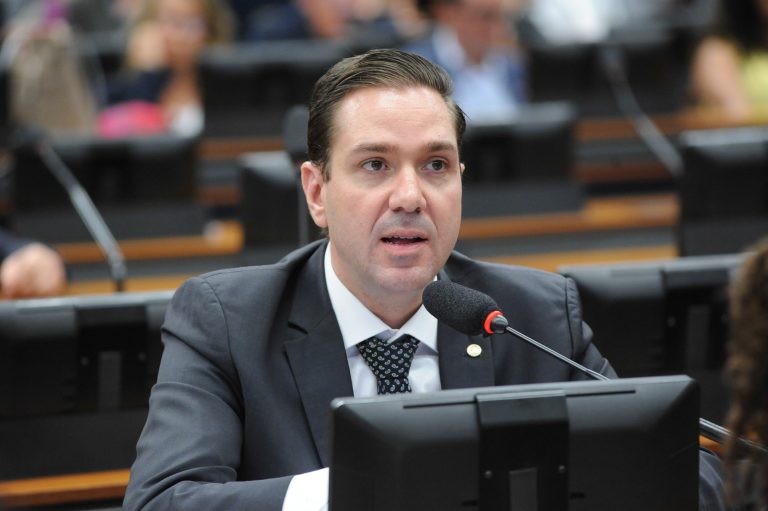 CCJ aprova homenagem a ex-deputado em nome de ponte no Ceará