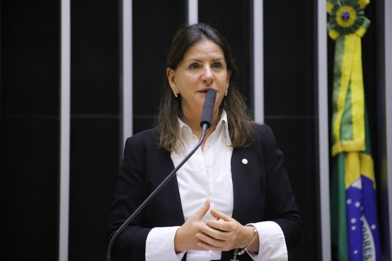 Comissão aprova direito a vacinação especial para pessoas com deficiência