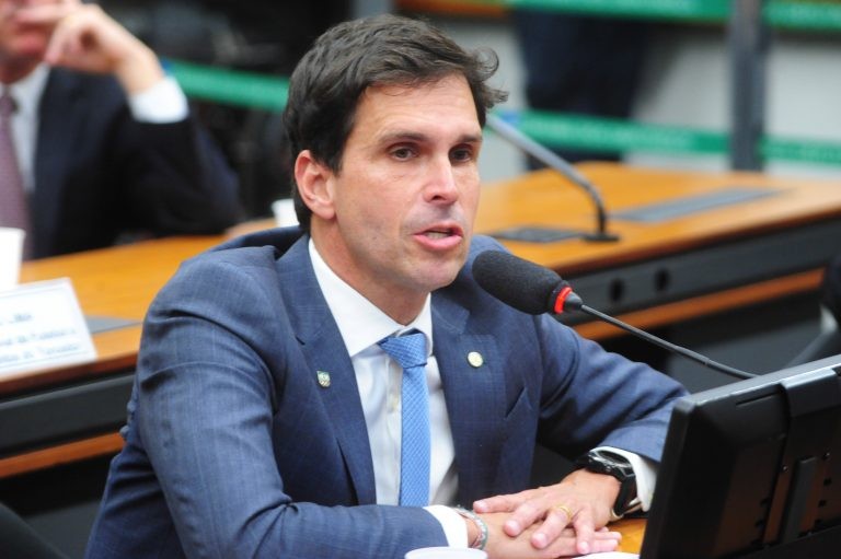 Comissão aprova projeto que prevê conta específica para o recebimento de verbas da saúde