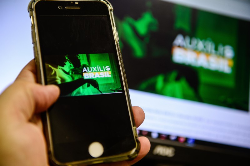 Auxílio Brasil é pago hoje a beneficiários com NIS final 2