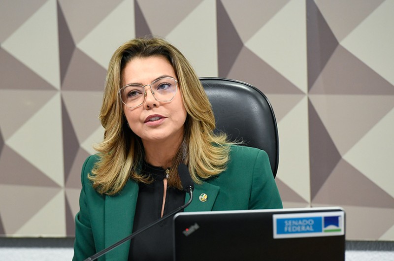 CE vota projeto que prevê condição social e familiar como critério para estágio