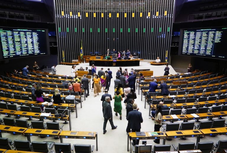 Câmara aprova projeto que cria estatuto de simplificação de obrigações tributárias