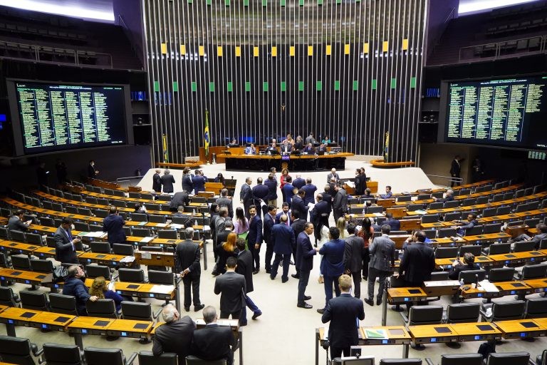 Texto-base da PEC da Transição é aprovado em 1° turno; acompanhe