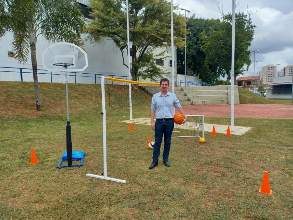 Secretaria de Educação compra material para alunos de Educação Física